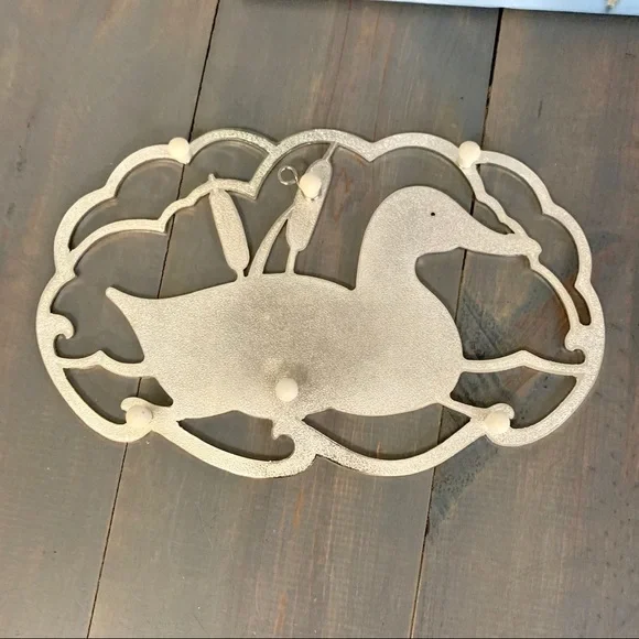 Vtg Oneida Wm. A. Rogers Silver Duck Trivet - Picture 4 of 5